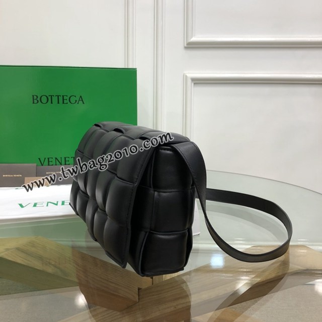 Bottega veneta高端女包 96006 寶緹嘉黑色小羊皮肩背女包 BV經典款Cassette枕頭包  gxz1351
